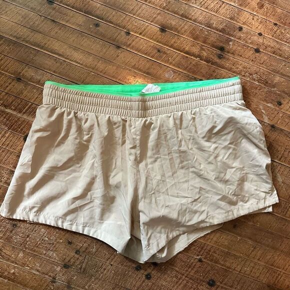 Fabletics Hali Run Breathe khaki green pop XL athletic shorts - Picture 2 of 6